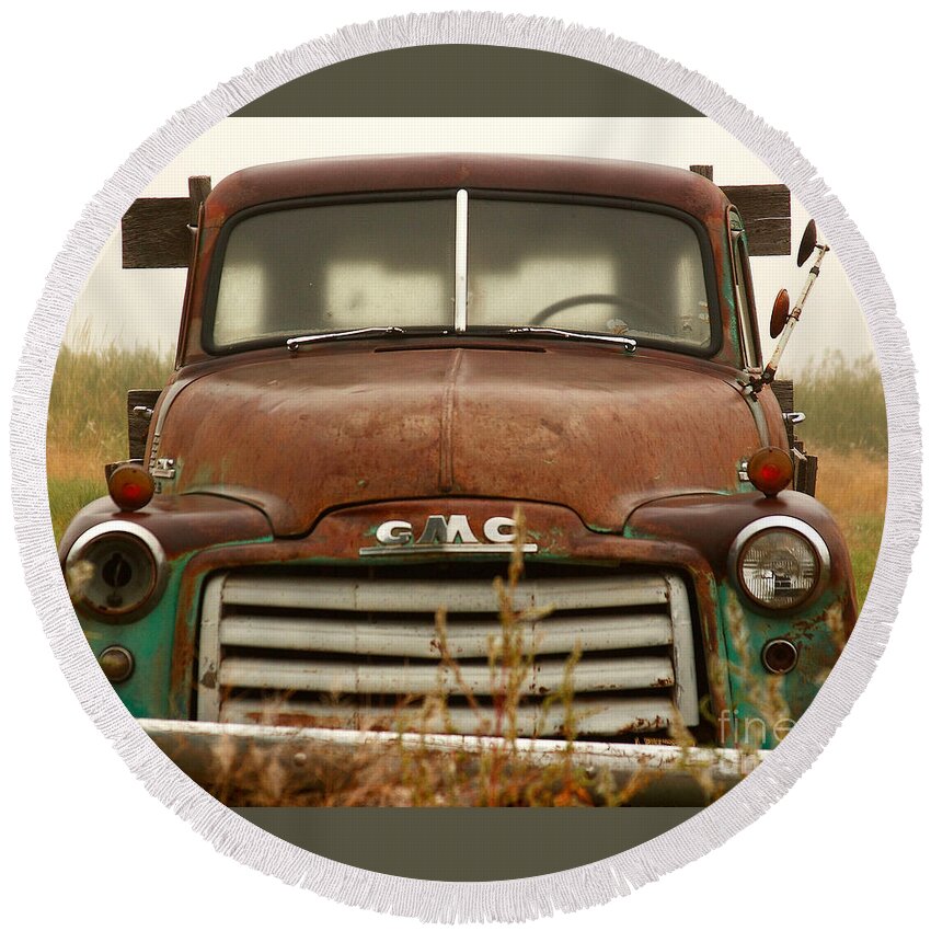 Landscape Round Beach Towel featuring the photograph Old Truck by Steven Reed