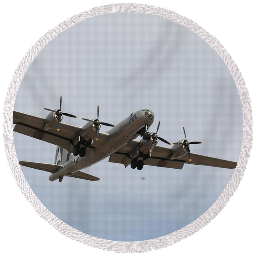 Air Round Beach Towel featuring the photograph On Final by David S Reynolds