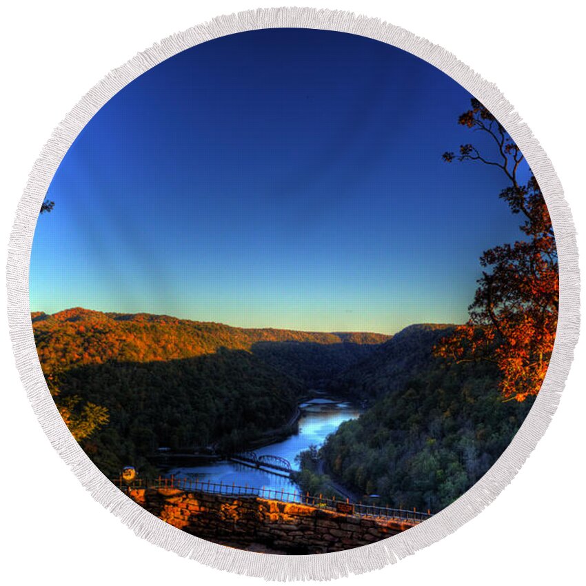 River Round Beach Towel featuring the photograph Overlook in the Fall by Jonny D