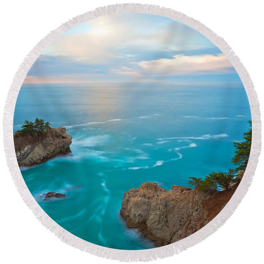 Landscape Round Beach Towel featuring the photograph Paradise by Jonathan Nguyen