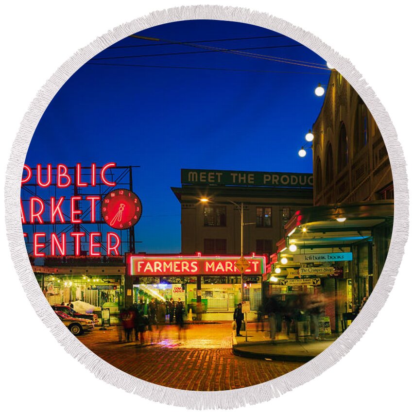 Seattle Round Beach Towel featuring the photograph Pike Place Market by Inge Johnsson