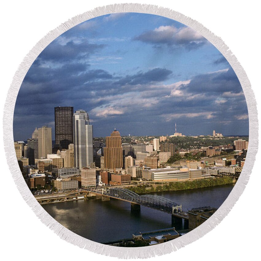 Architecture Round Beach Towel featuring the photograph Pittsburgh Skyline at Dusk by Jeff Goulden
