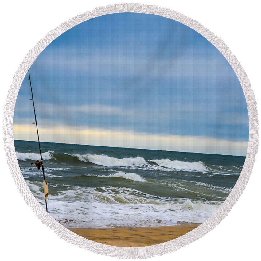 Beach Cottage Life Round Beach Towel featuring the photograph Poles Apart by Mary Hahn Ward