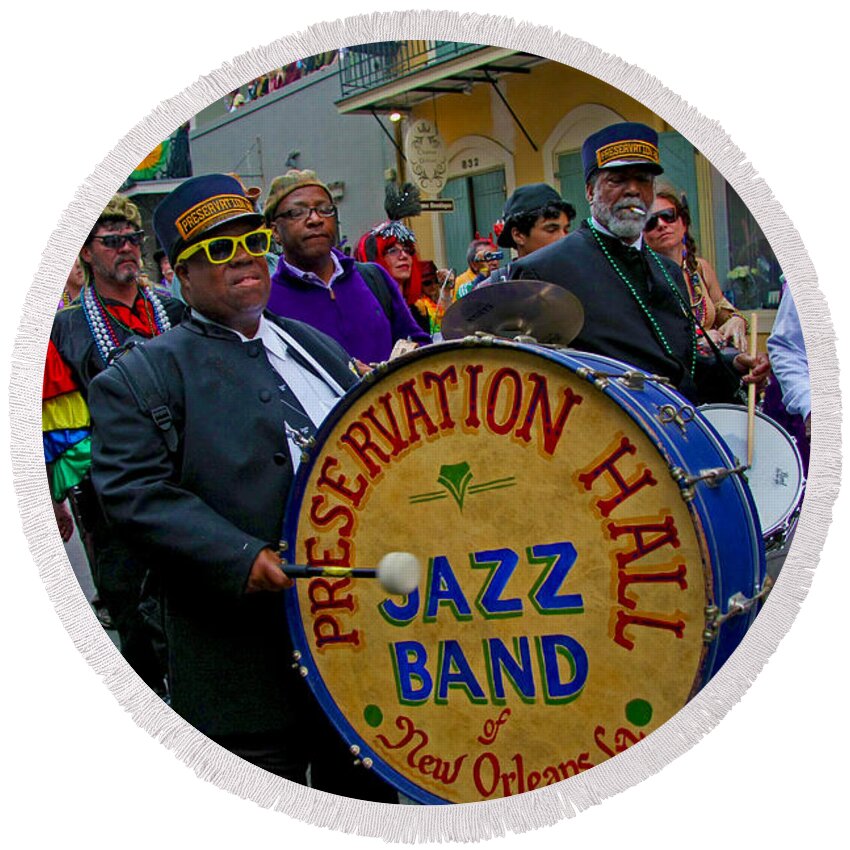 Mardi Gras Day Photo Round Beach Towel featuring the photograph New Orleans Jazz Band by Luana K Perez
