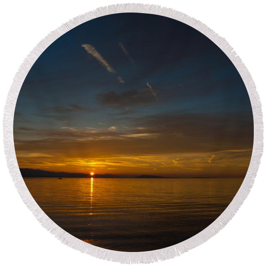 Sun Round Beach Towel featuring the photograph Qualicum Sunset II by Randy Hall