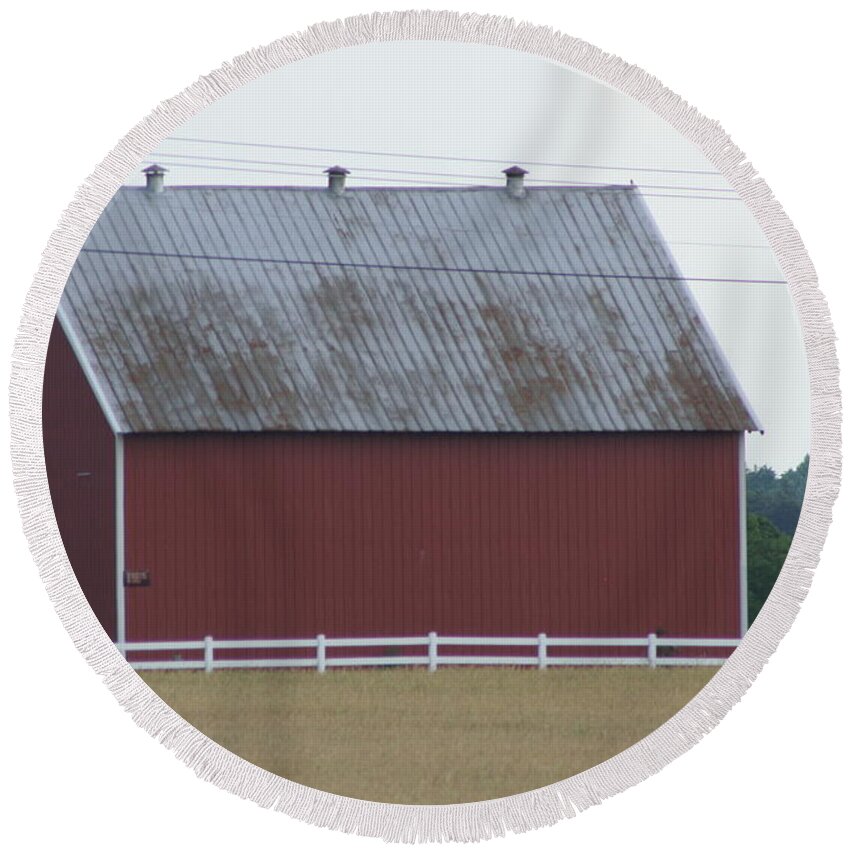 Barn Round Beach Towel featuring the photograph Kentucky Red Barn by Valerie Collins
