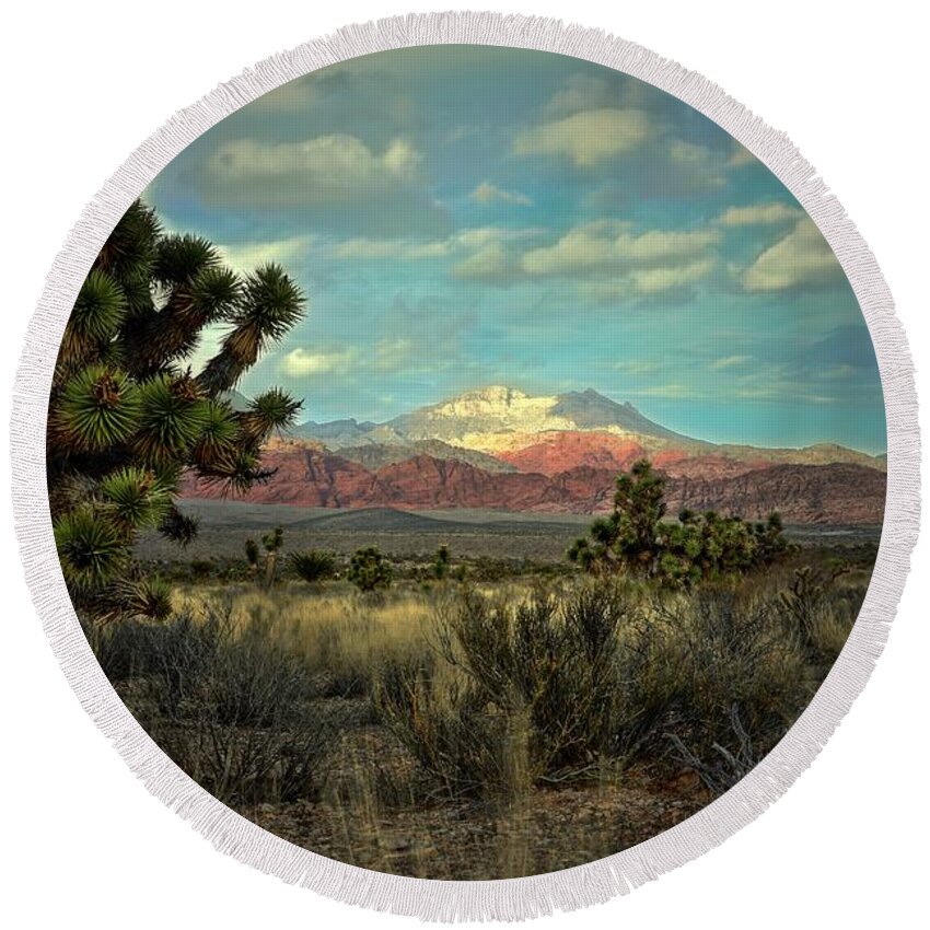 Red Rock National Conservation Area Round Beach Towel featuring the photograph Red Rock East by Mark Ross