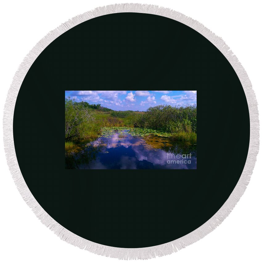 Florida Round Beach Towel featuring the photograph Reflecting In the Glades by Charlie Cliques