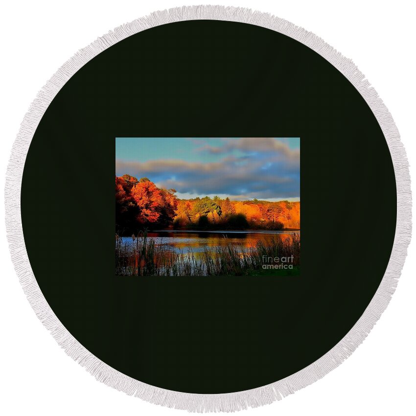 Autumn Round Beach Towel featuring the photograph Resonate by Dani McEvoy