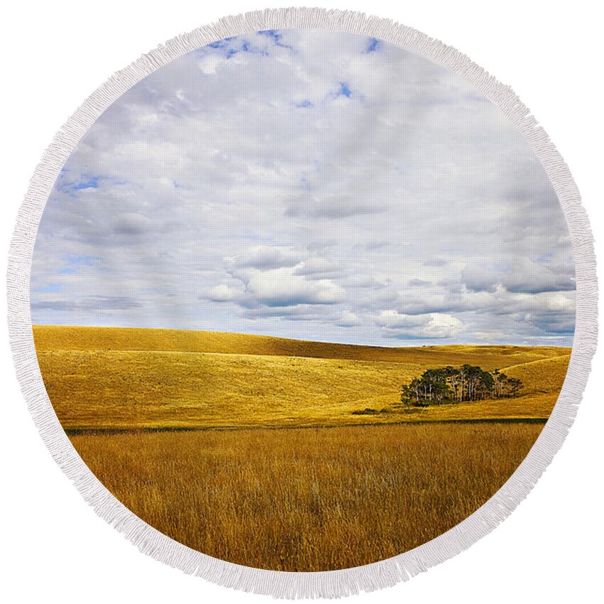Landscape Photography Round Beach Towel featuring the photograph Rolling Prairie by Theresa Tahara