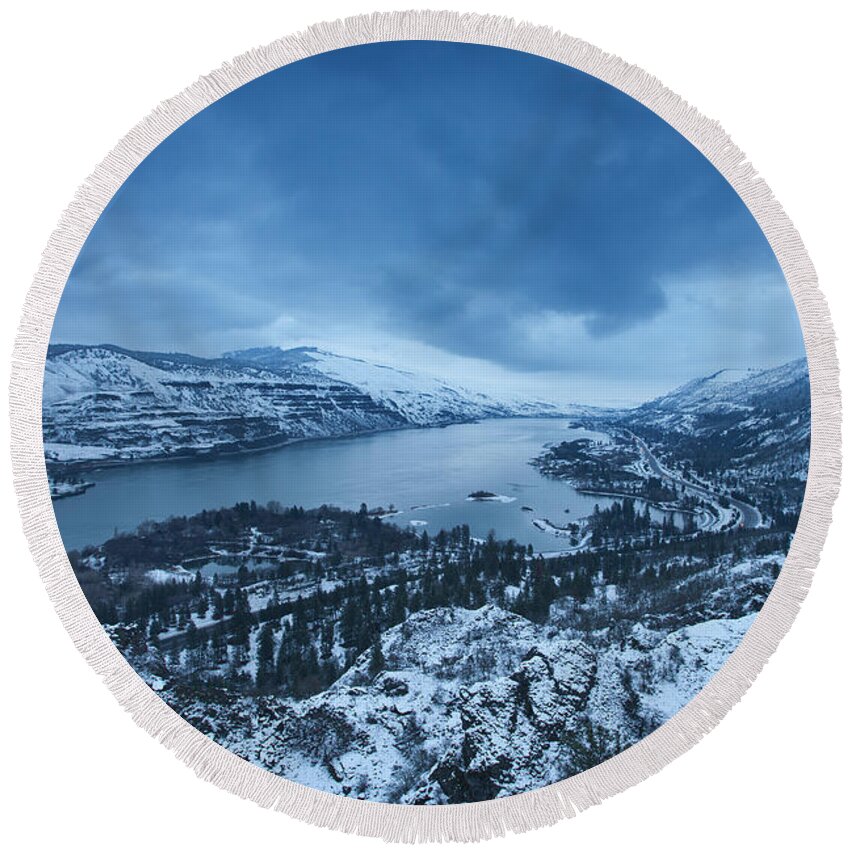  River Round Beach Towel featuring the photograph Rowena Snow by Darren White