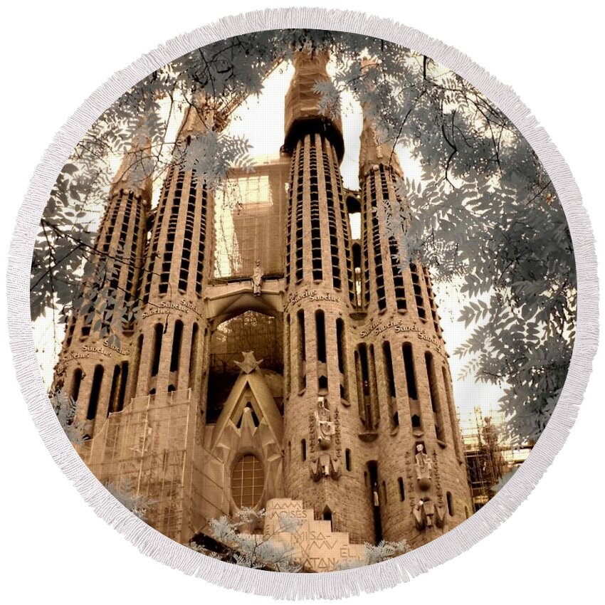 Sagrada Familia Round Beach Towel featuring the photograph Sagrada Familia by Jane Linders