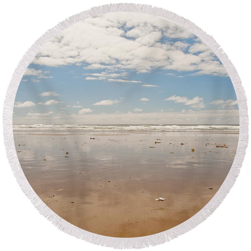 Ocean Round Beach Towel featuring the photograph Sea and Sky by Lisa Chorny