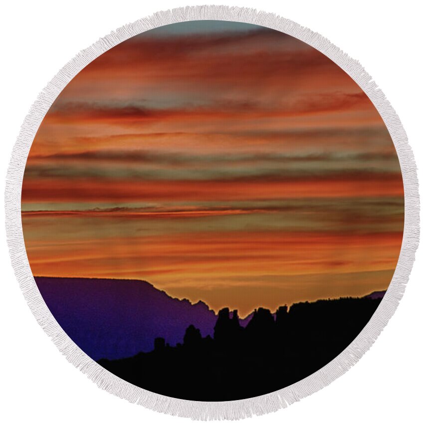 Sedona Arizona Sunset Round Beach Towel featuring the photograph Sedona AZ Sunset 2 by Ron White