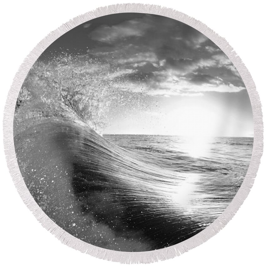  Black And White Round Beach Towel featuring the photograph Shiny Comforter by Sean Davey
