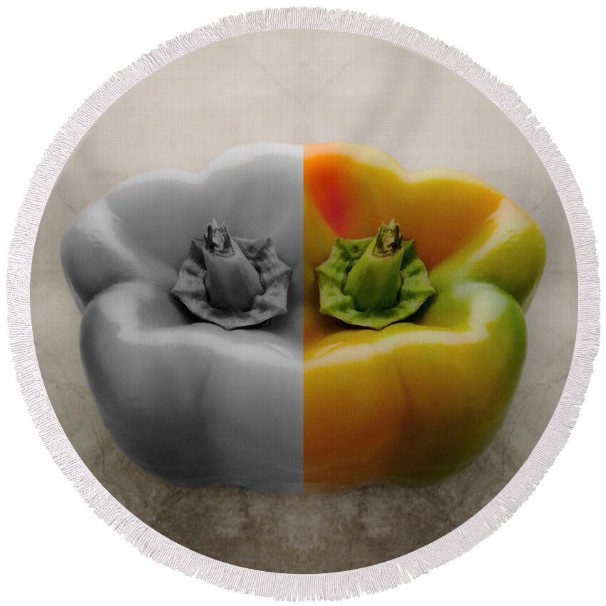 Pepper Round Beach Towel featuring the photograph Split Pepper by Don Spenner