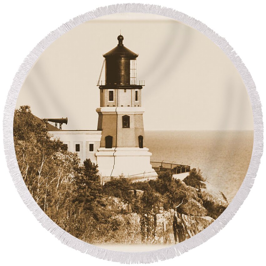 Split Rock Round Beach Towel featuring the photograph Split Rock Lighthouse by Kristin Elmquist