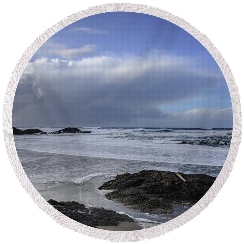 Storm Rolling In Round Beach Towel featuring the photograph Storm Rolling In Wickaninnish Beach by Roxy Hurtubise