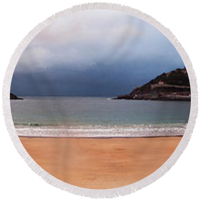Bay Round Beach Towel featuring the photograph Stormy day on the beach by Weston Westmoreland