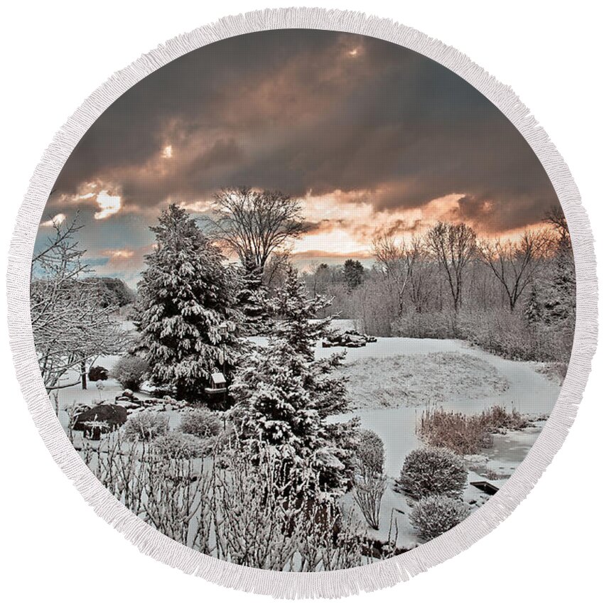 Landscape Round Beach Towel featuring the photograph Sunrise over Pond by Gwen Gibson