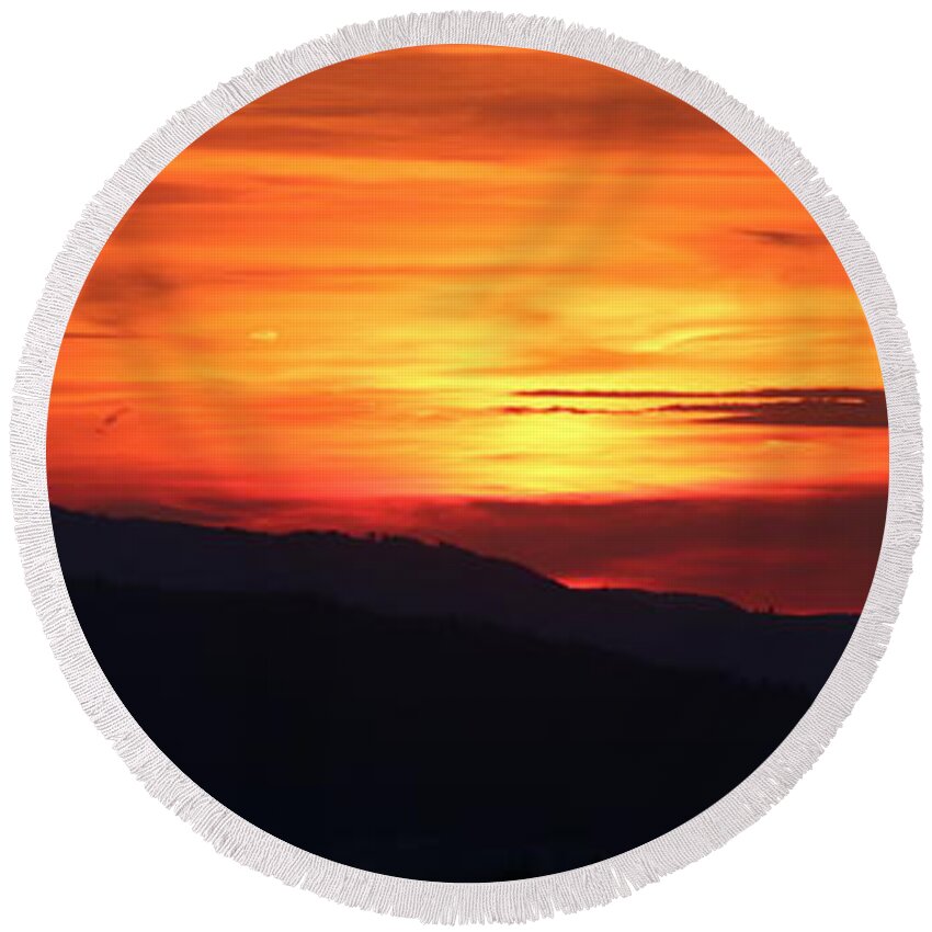 Sunset Round Beach Towel featuring the photograph Sunset by Amanda Mohler