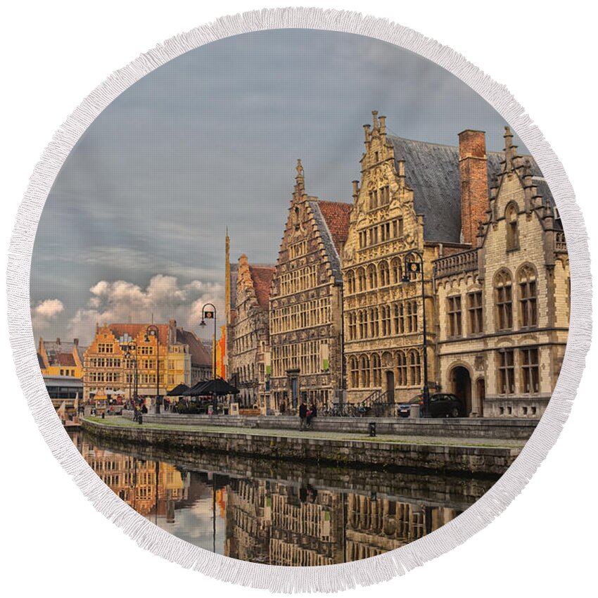 Ancient Round Beach Towel featuring the photograph Sunset in Ghent by Patricia Hofmeester