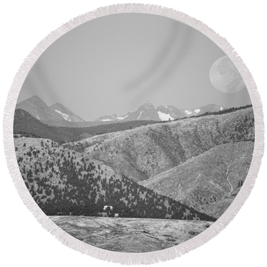 Supermoon Round Beach Towel featuring the photograph Supermoon Over Colorado Rocky Mountains BW by James BO Insogna