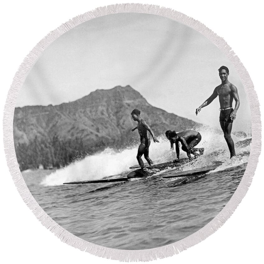 16-20 Years Round Beach Towel featuring the photograph Surfing In Honolulu by Underwood Archives
