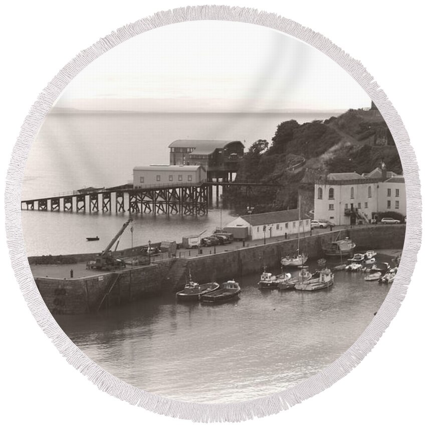 Tenby Round Beach Towel featuring the photograph Tenby Harbour and Castle Hill Vignette by Jeremy Hayden