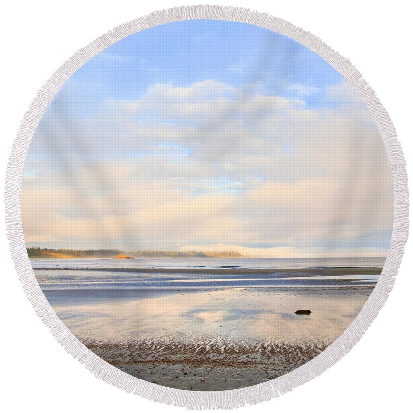 Beach Round Beach Towel featuring the photograph The Beach At Tofino by Theresa Tahara