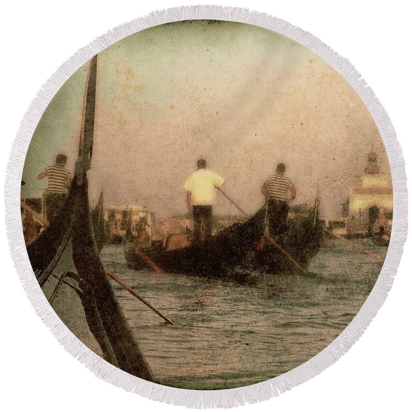 Venice Round Beach Towel featuring the photograph The Gondoliers by Micki Findlay