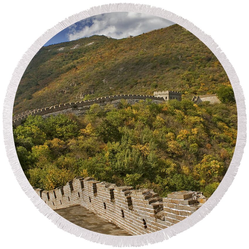 Great Wall Of China Round Beach Towel featuring the photograph The Great Wall Of China At Mutianyu 2 by Hany J