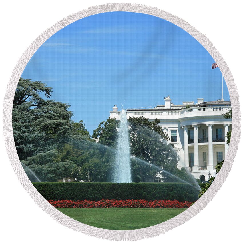 White Round Beach Towel featuring the photograph The South Lawn Of The White House by Cora Wandel