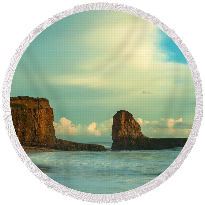 Landscape Round Beach Towel featuring the photograph The Towers by Jonathan Nguyen