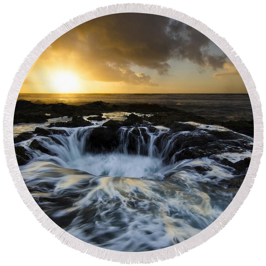 Thors Well Round Beach Towel featuring the photograph Thors Well Into The Depths by Bob Christopher