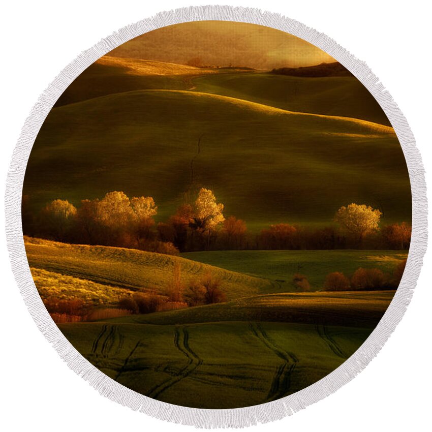 Toskany Round Beach Towel featuring the photograph Golden fields of val d'Orcia by Jaroslaw Blaminsky