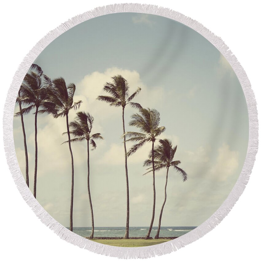 Hawaii Round Beach Towel featuring the photograph Tropicalia by Irene Suchocki