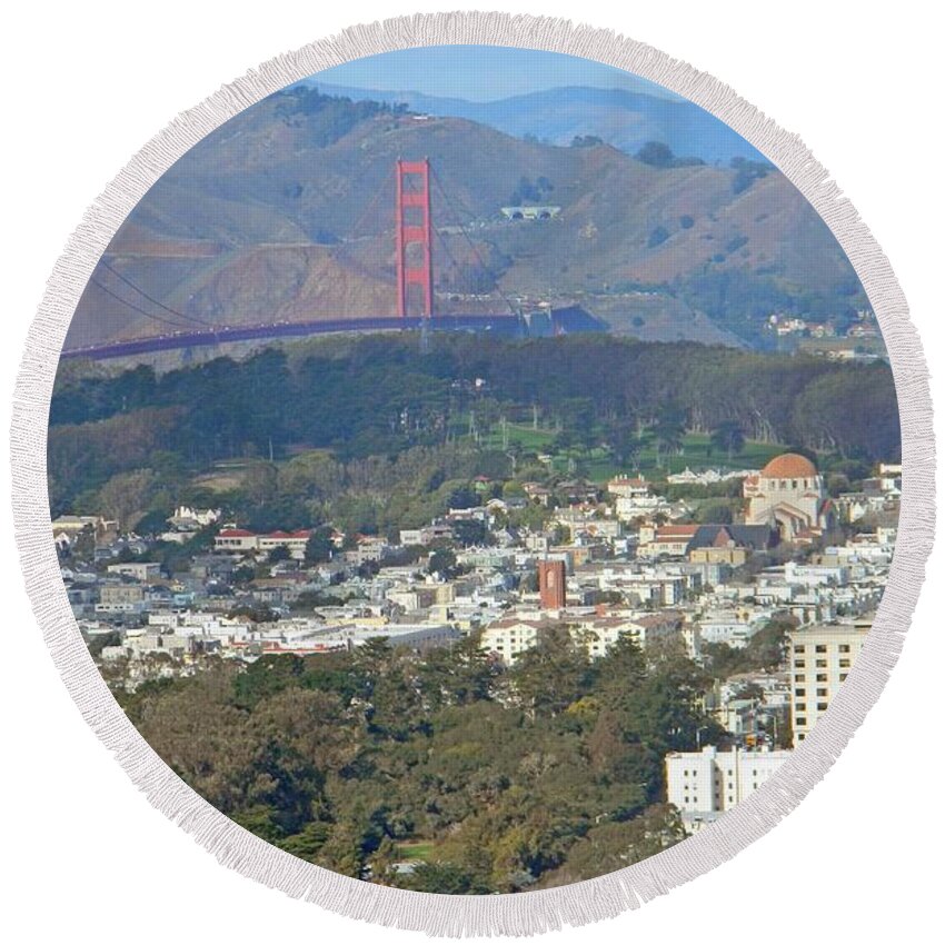 Twin Peaks Golden Gate View Round Beach Towel featuring the photograph Twin Peaks Golden Gate View by Emmy Vickers