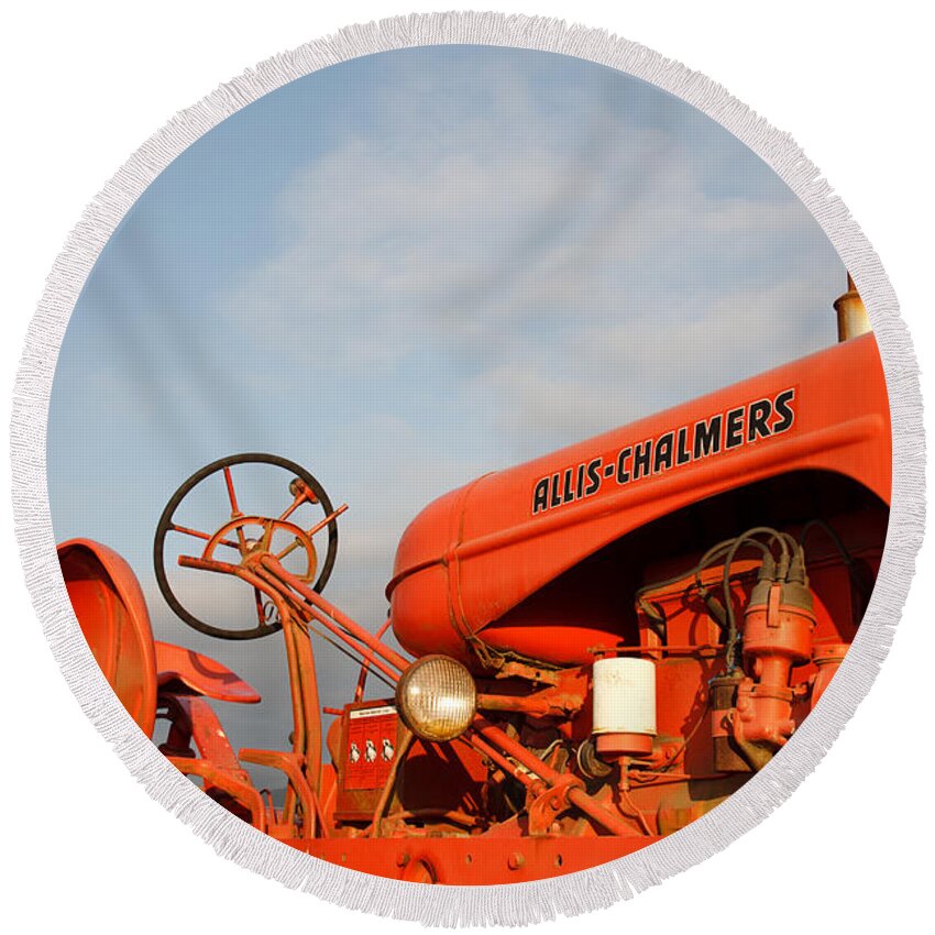 Allis-chalmers Round Beach Towel featuring the photograph Vintage Allis-Chalmers Tractor by Karen Lee Ensley