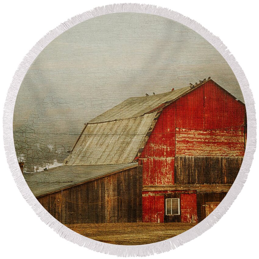 Barn Round Beach Towel featuring the photograph Vintage Red Barn by Theresa Tahara