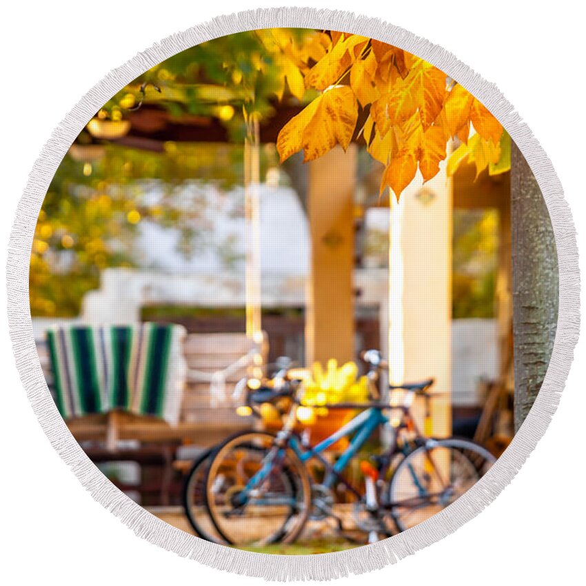 Autumn Round Beach Towel featuring the photograph Waiting For A Ride by Melinda Ledsome