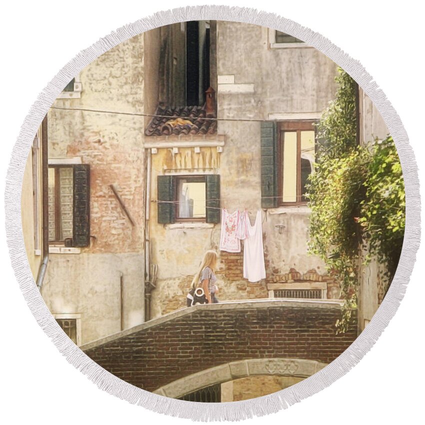 Photography Round Beach Towel featuring the photograph Walking in Venice by Nicola Nobile