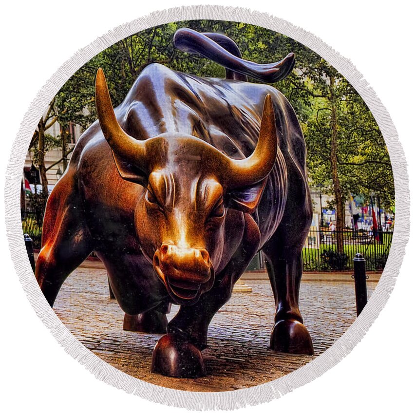 Wall Street Round Beach Towel featuring the photograph Wall Street Bull by David Smith