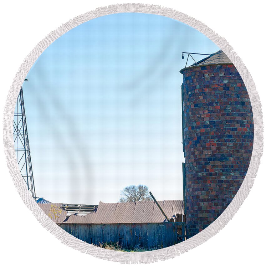 Barns Round Beach Towel featuring the photograph Windmill Shed Silo by Ed Peterson