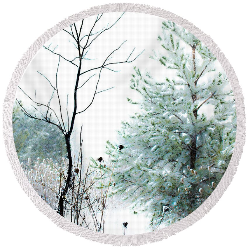 Winter Round Beach Towel featuring the photograph Winter Beauty by Michael Arend