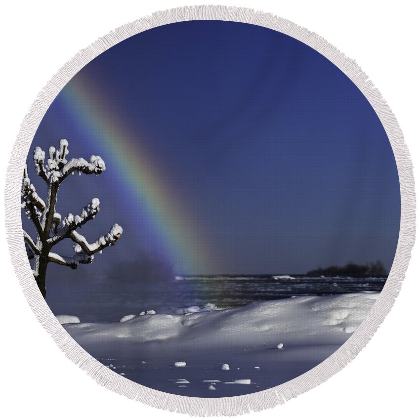 Ice Round Beach Towel featuring the photograph Winter Rainbow at Niagara Falls by Peter V Quenter