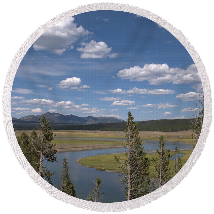 River Round Beach Towel featuring the photograph Yellowstone River Through the Hayden Valley by Frank Madia