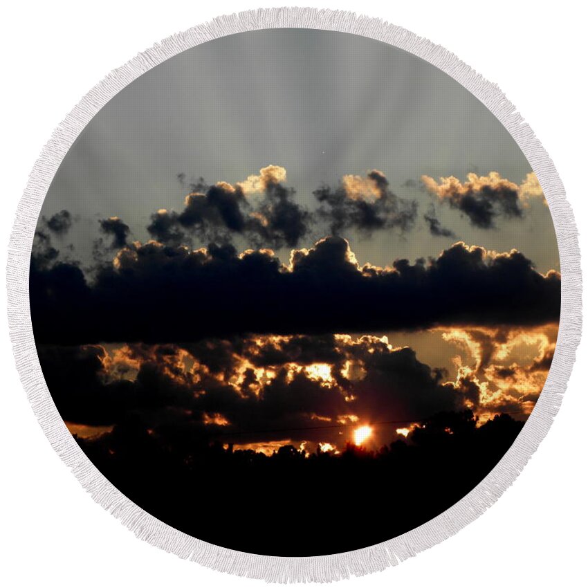 Sunset Round Beach Towel featuring the photograph Sunset Over The Outer Banks #2 by Kim Galluzzo
