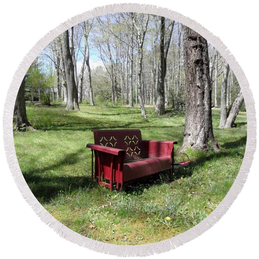 Old Metal Bench Round Beach Towel featuring the photograph A perfect bench in the country by Kim Galluzzo Wozniak
