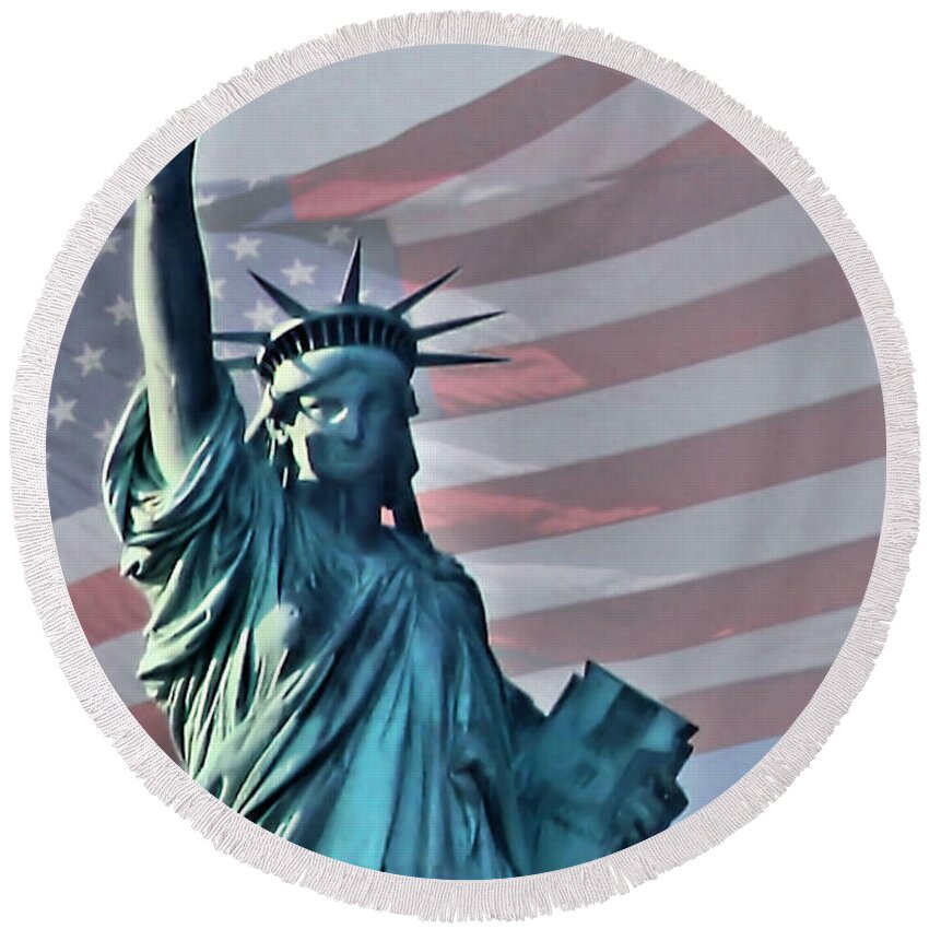 Statue Of Liberty Round Beach Towel featuring the photograph American Pride by Kristin Elmquist